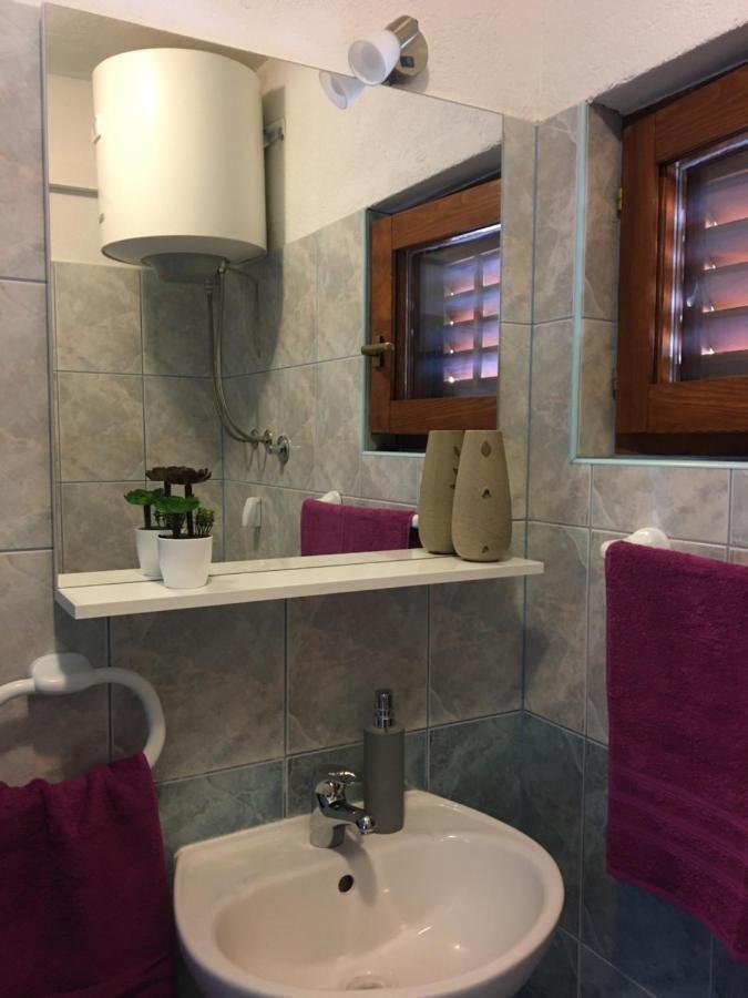 Apartmani Mara Rogoznica Rogoznica  Esterno foto
