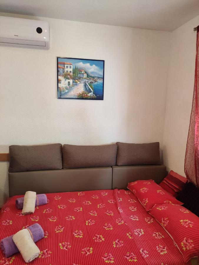 Apartmani Mara Rogoznica Rogoznica  Esterno foto